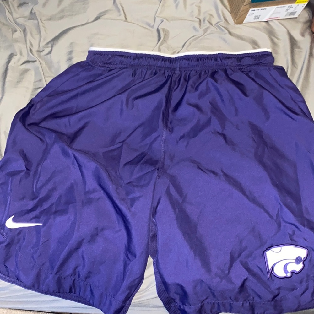 Purple mens Kansas State basketball shorts size M-L